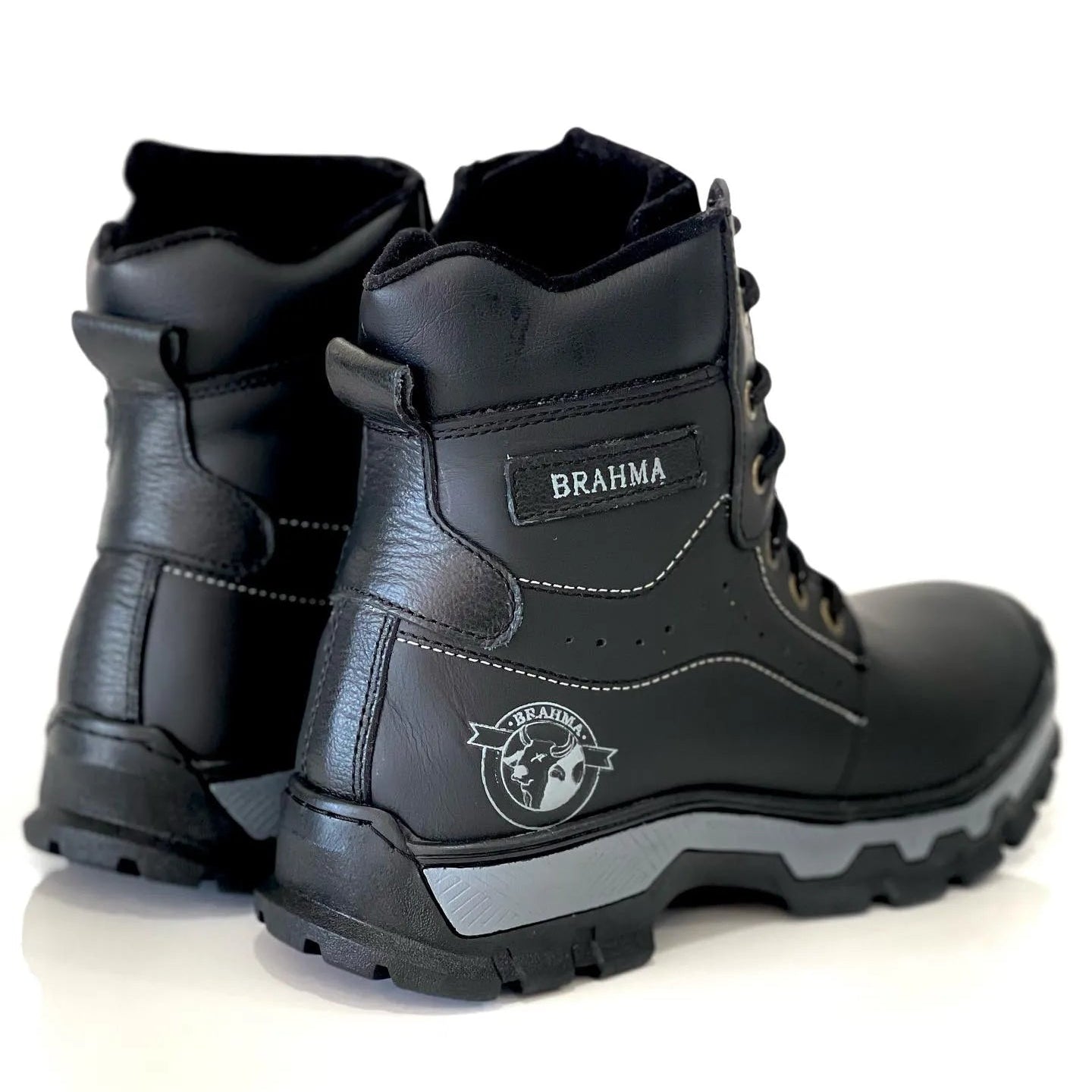Botas Leather 2.0: Fuerza y Estilo en Cada Paso