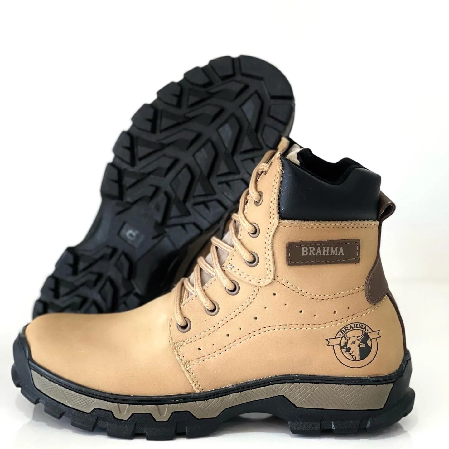 Botas Leather 2.0: Fuerza y Estilo en Cada Paso