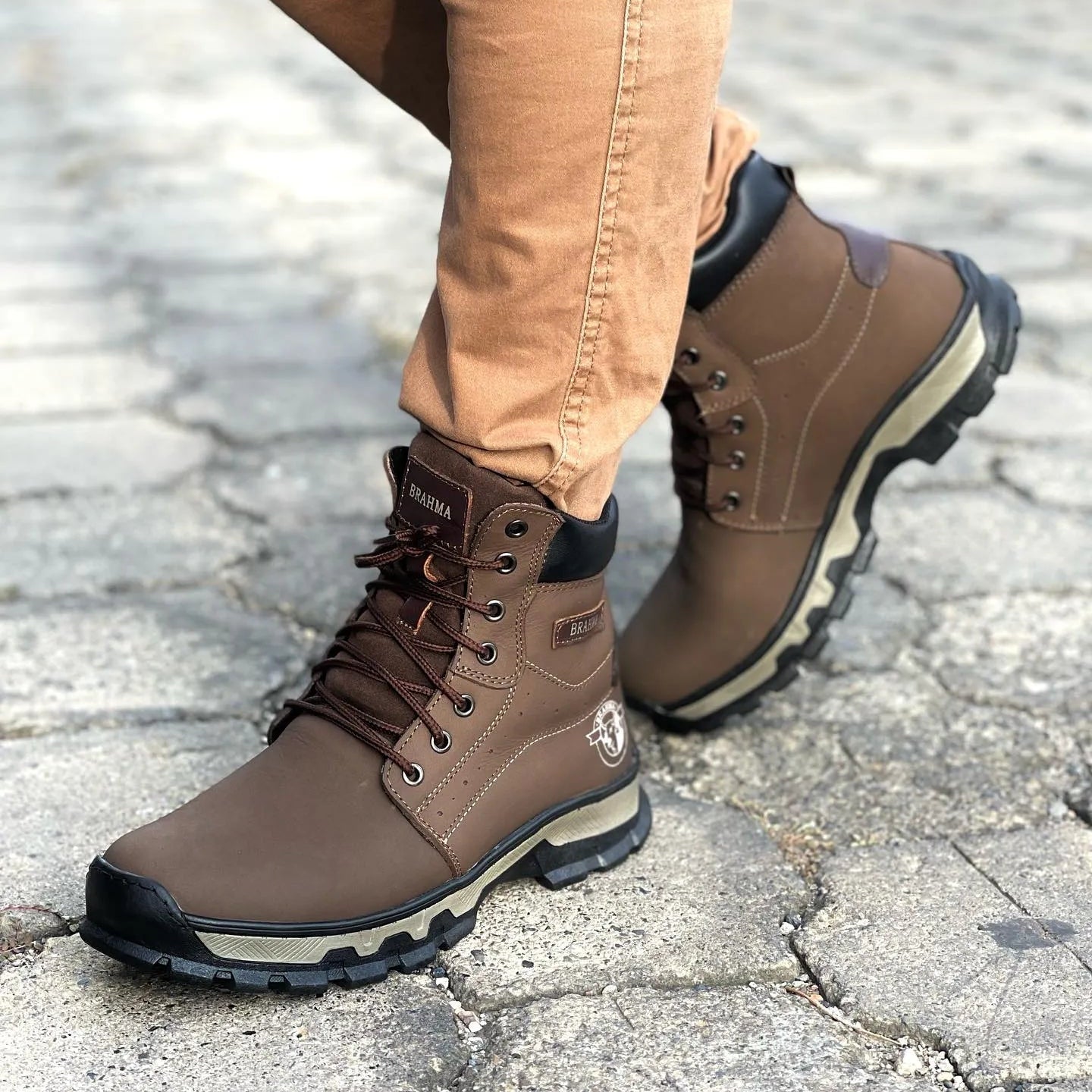 Botas Leather 2.0: Fuerza y Estilo en Cada Paso