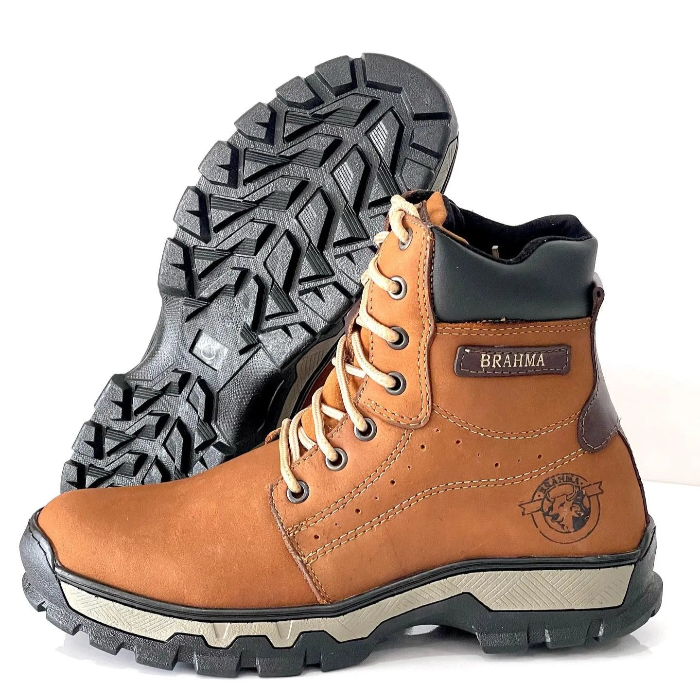 Botas Leather 2.0: Fuerza y Estilo en Cada Paso