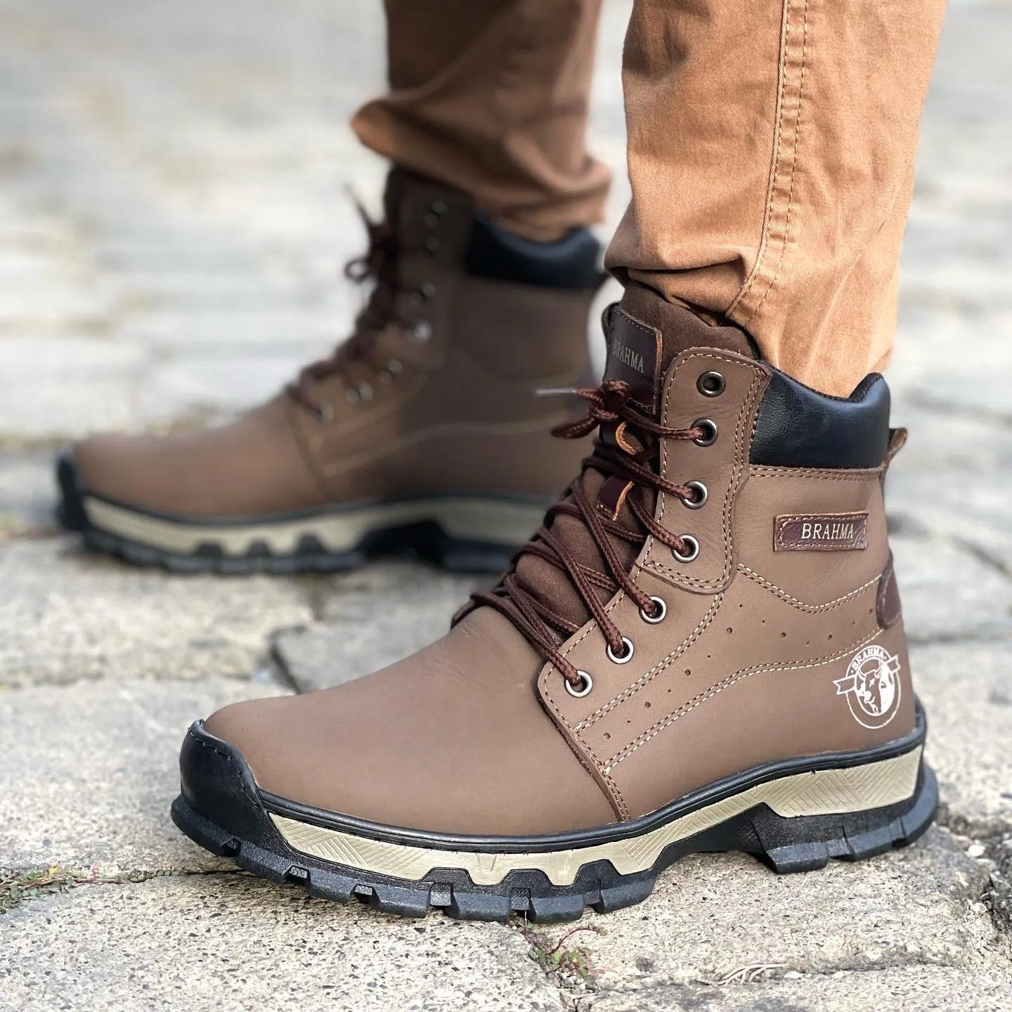 Botas Leather 2.0: Fuerza y Estilo en Cada Paso